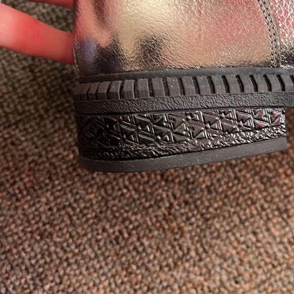 Super fun shiny boots - Picture 8 of 9